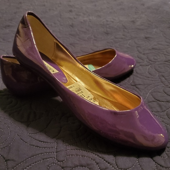 Steven Madden Women's Purple Patent Leather Flats - Picture 2 of 5